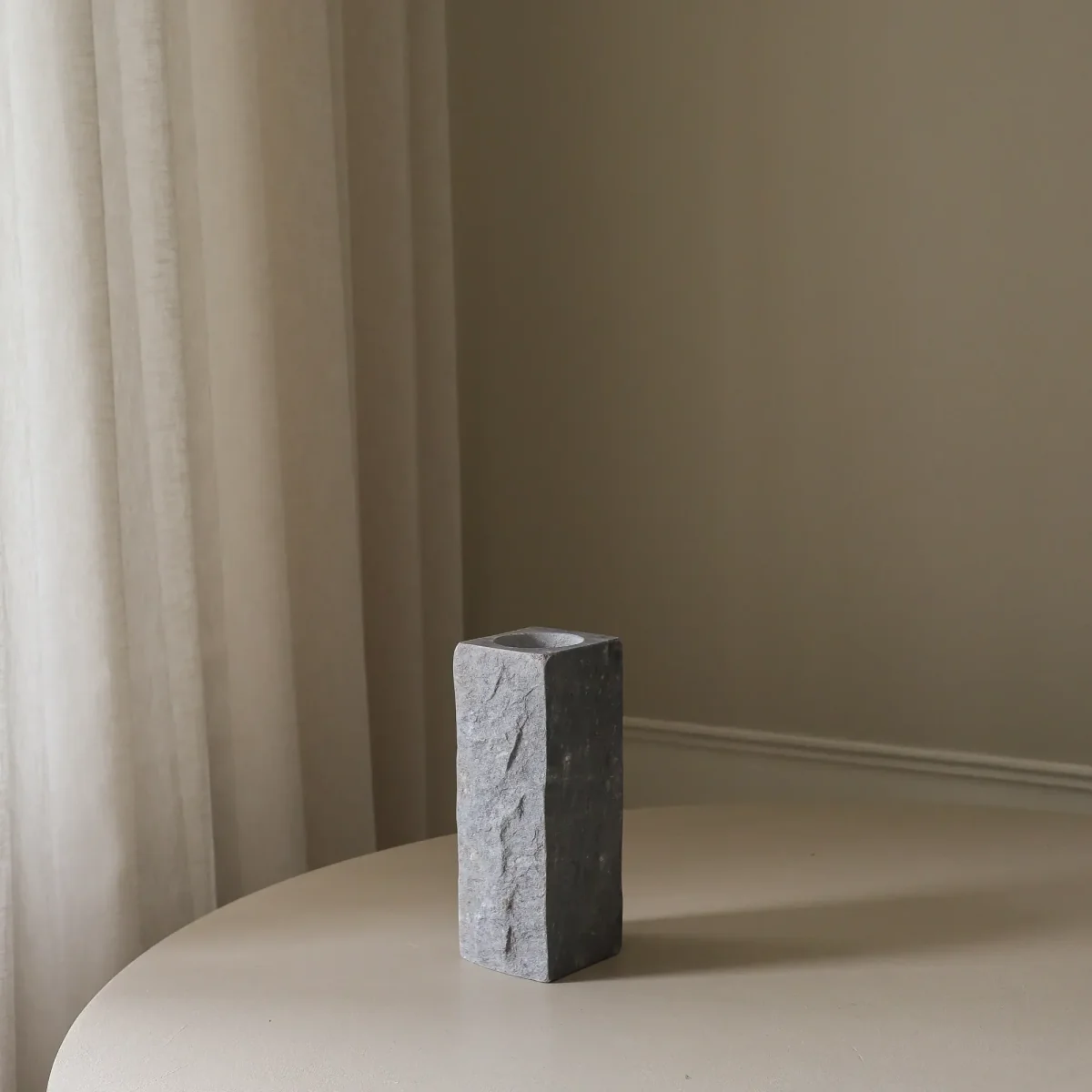 Botané Cartier Edge marble vase Small 25 cm – image 3