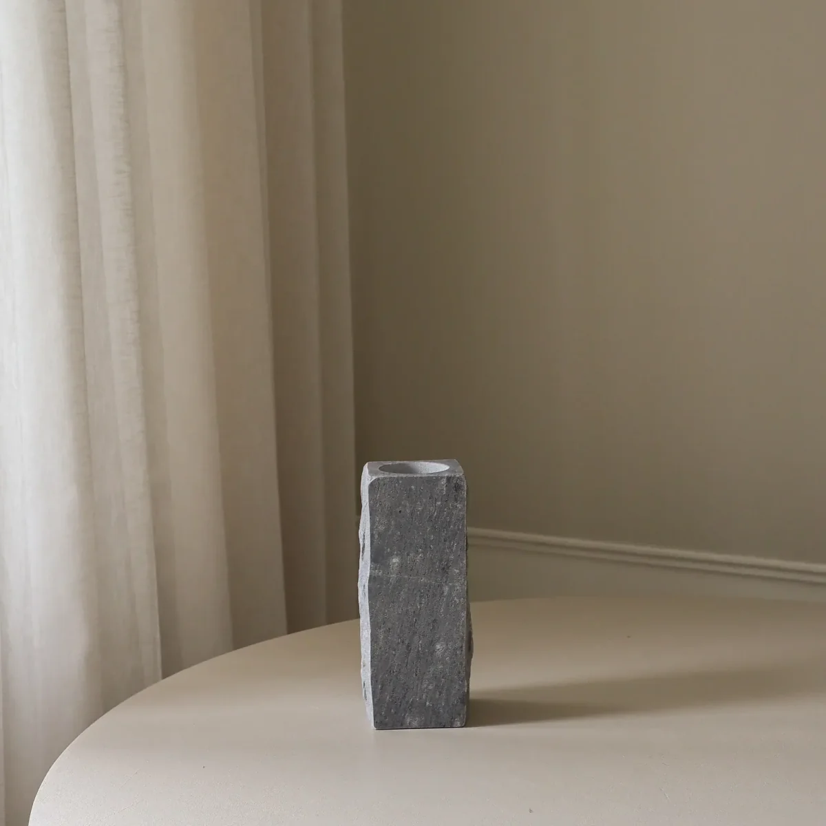 Botané Cartier Edge marble vase Small 25 cm – image 4