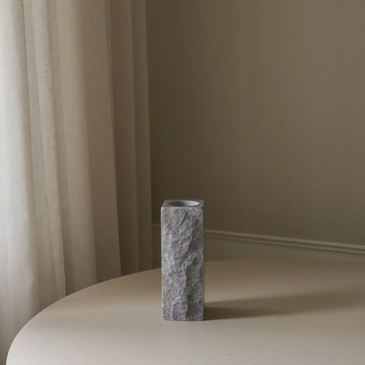 Botané Cartier Edge marble vase Small 25 cm – image 5