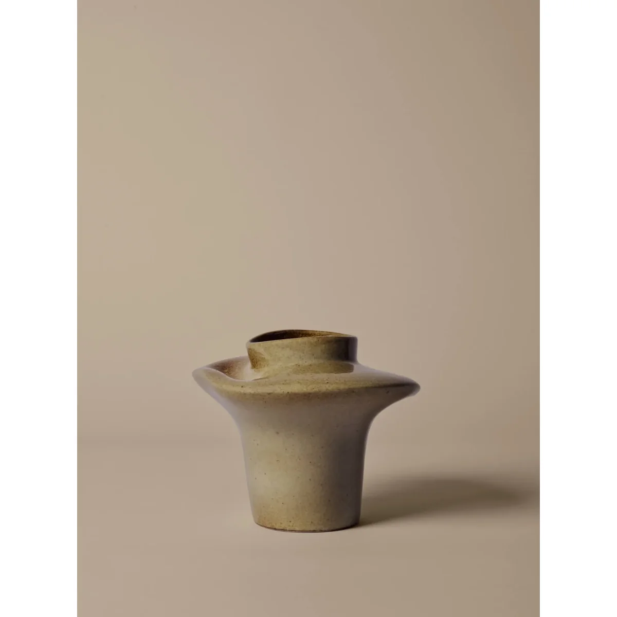 Ferm Living Evio vase Elm green Ø25x22 cm – image 2