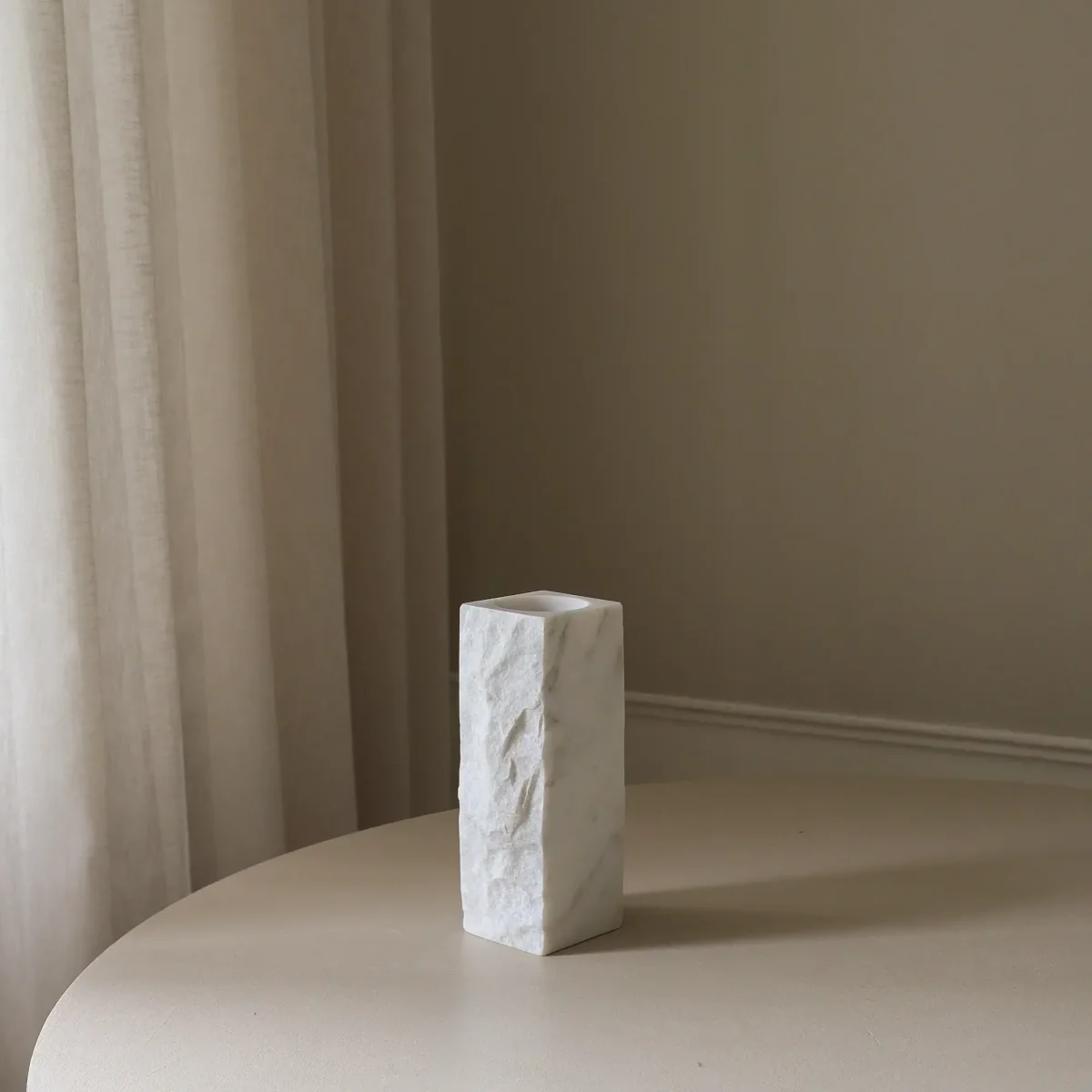Botané Carrara Edge marble vase Small 25 cm – image 2