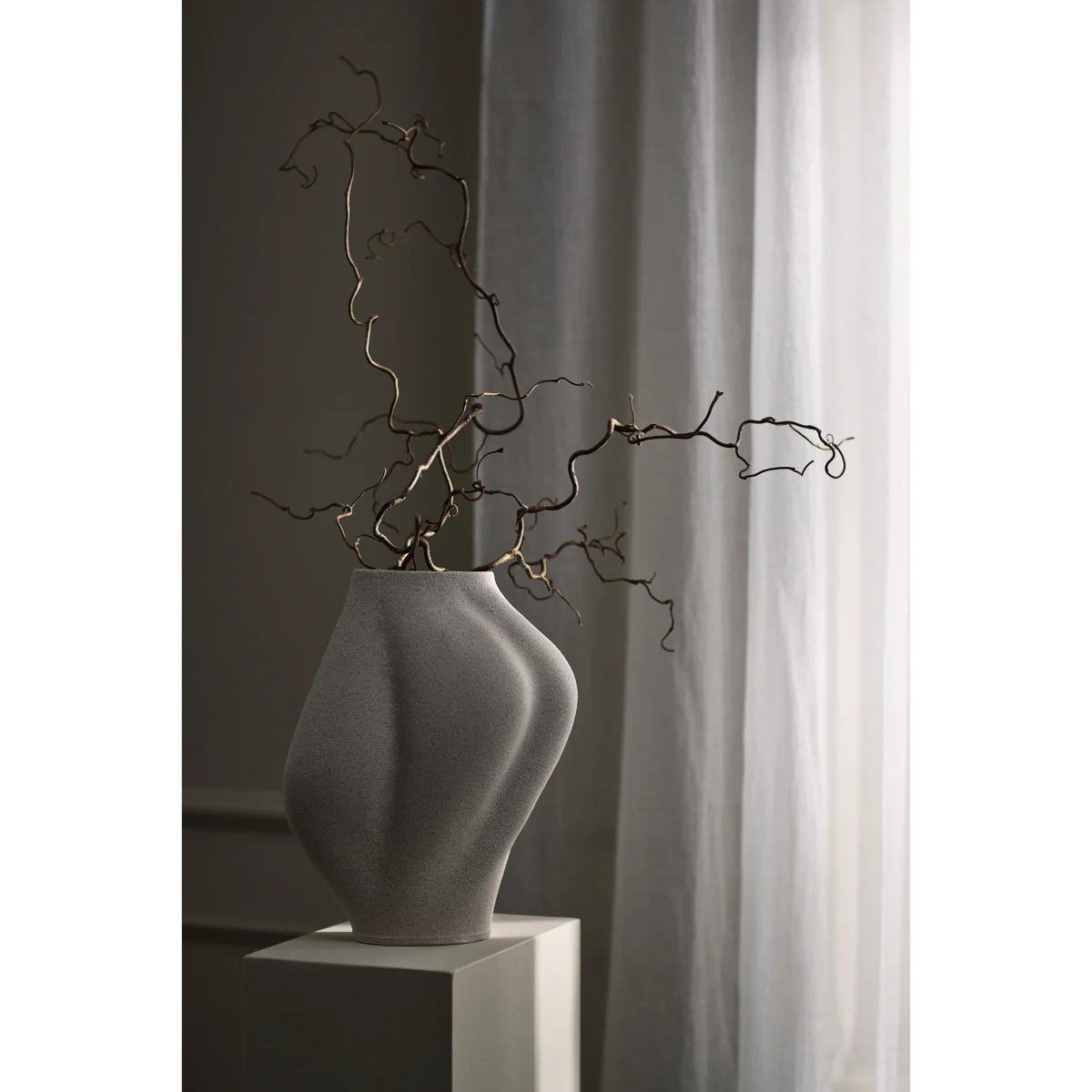 AYTM Saltare vase Taupe Ø17x35 cm – image 3