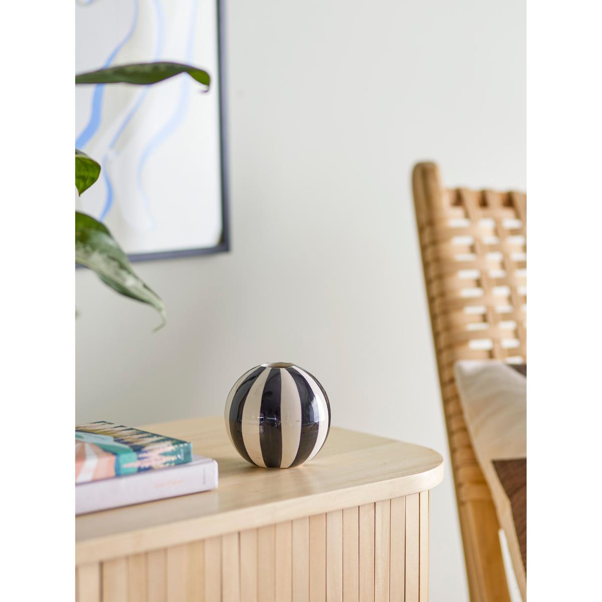 Bloomingville Eja vase Ø10.5 cm Black-white – image 2