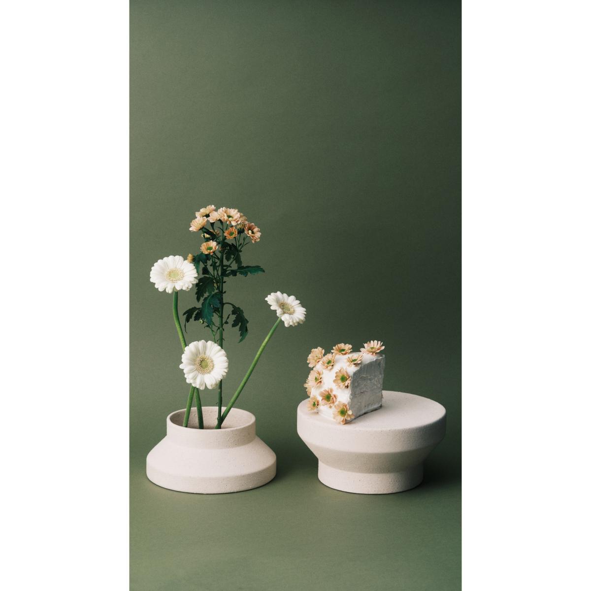 Serax Mira vase/cake stand L Beige – image 5