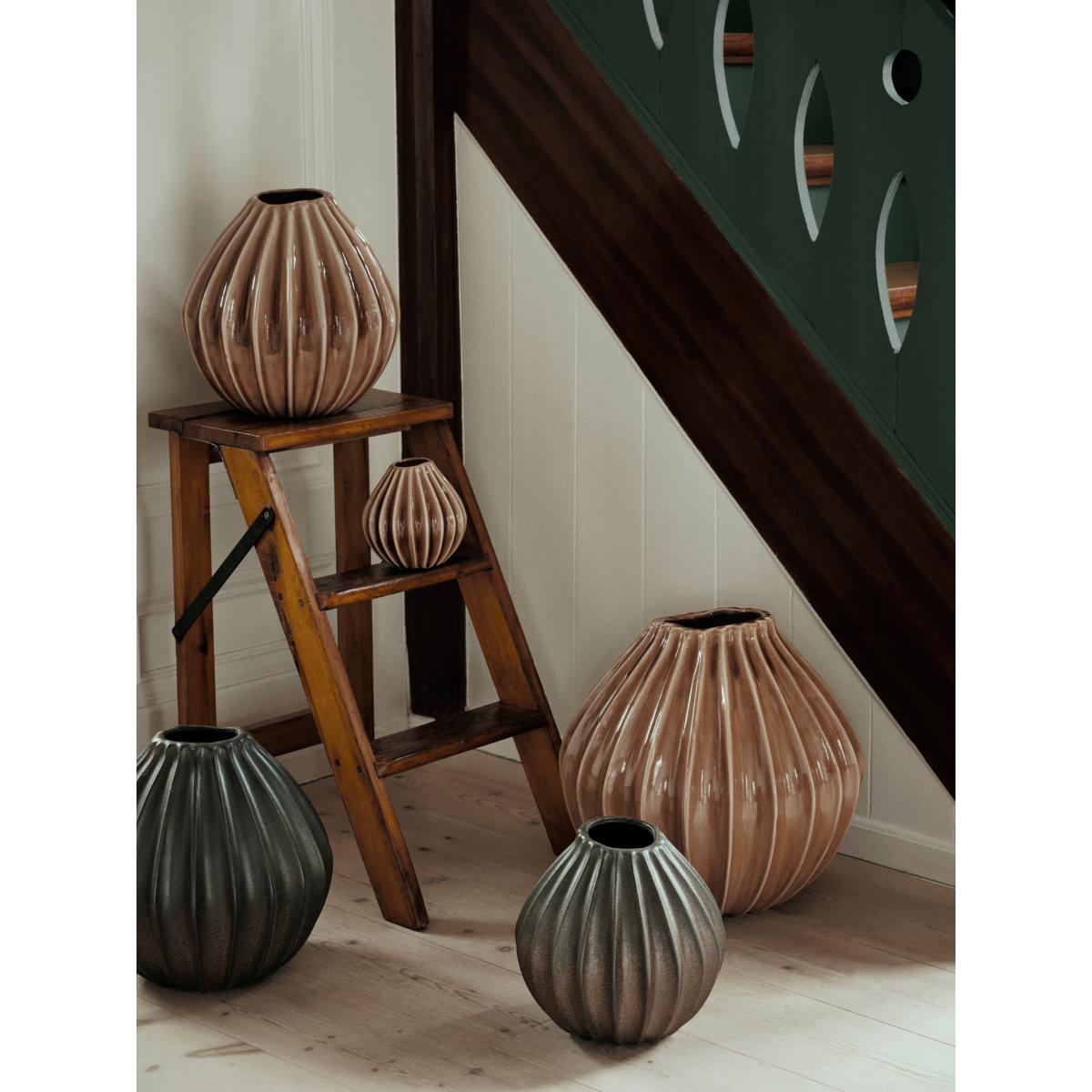 Broste Copenhagen Wide vase XL 40 cm Fawn – image 2
