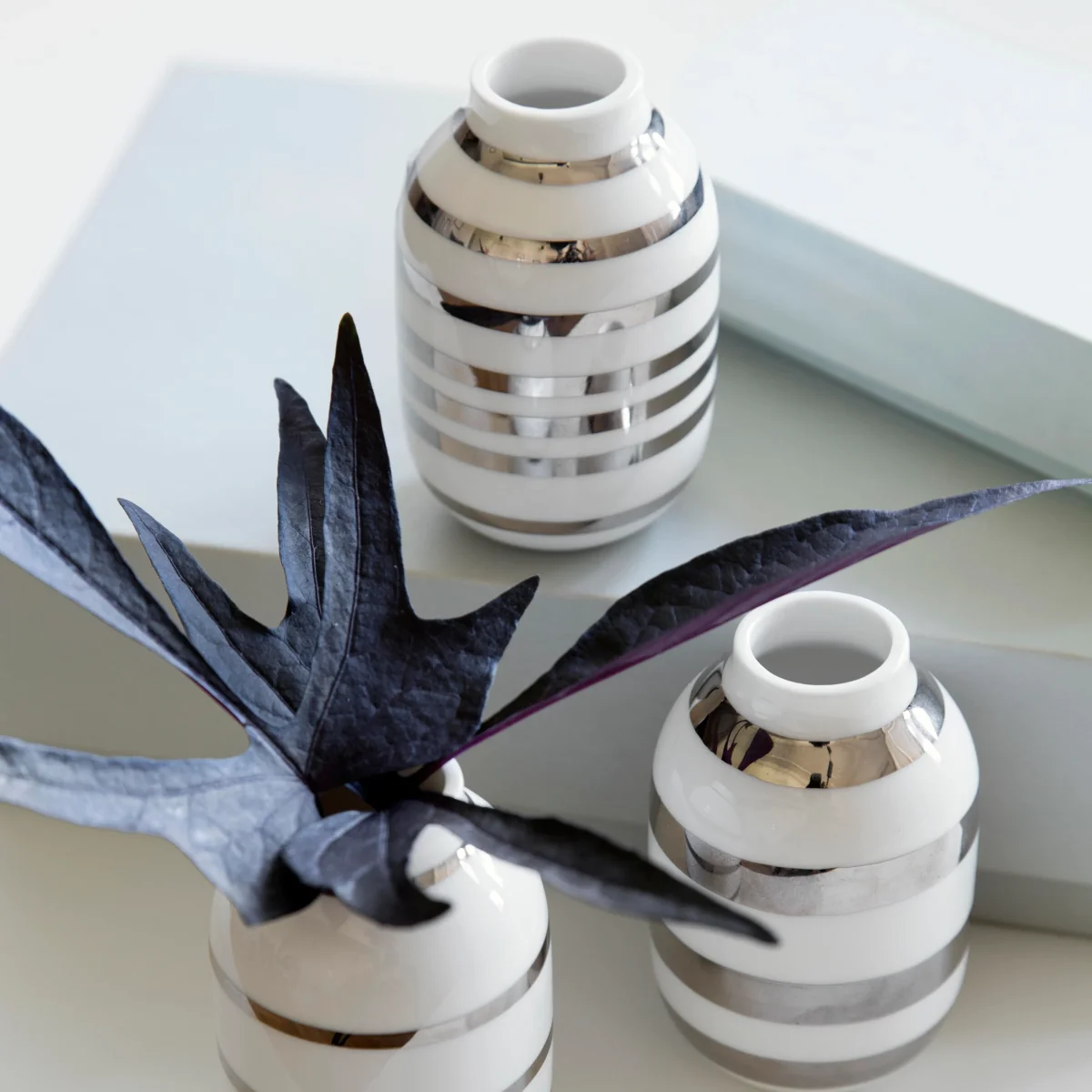 Omaggio miniature vase 3-pack silver-white – image 3