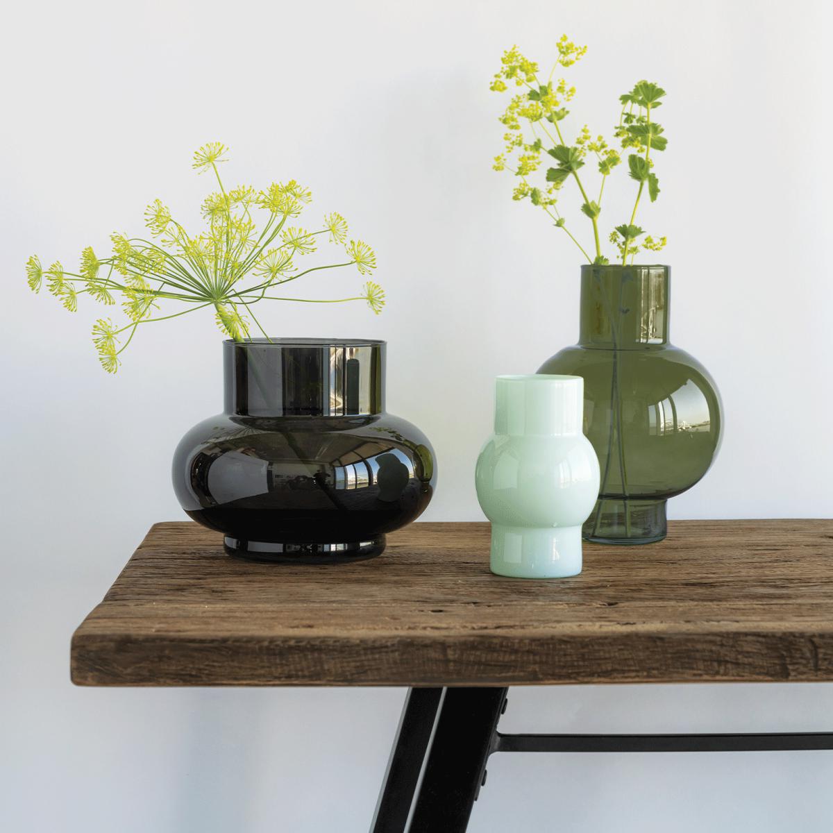 Tummy B vase 17.5 cm Black – image 3