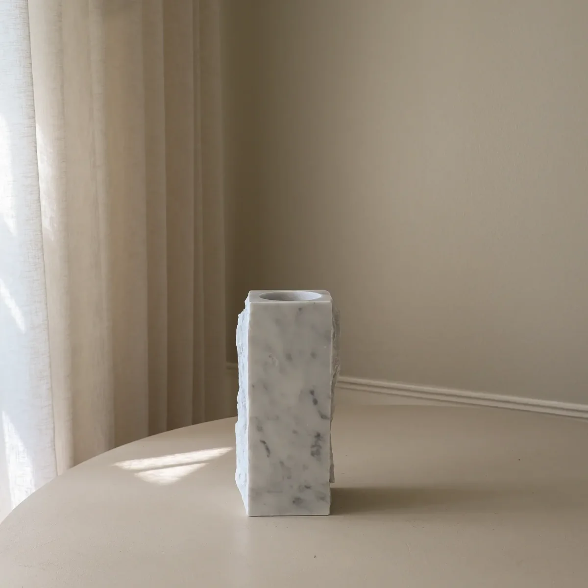 Botané Carrara Edge marble vase Medium 30 cm – image 5