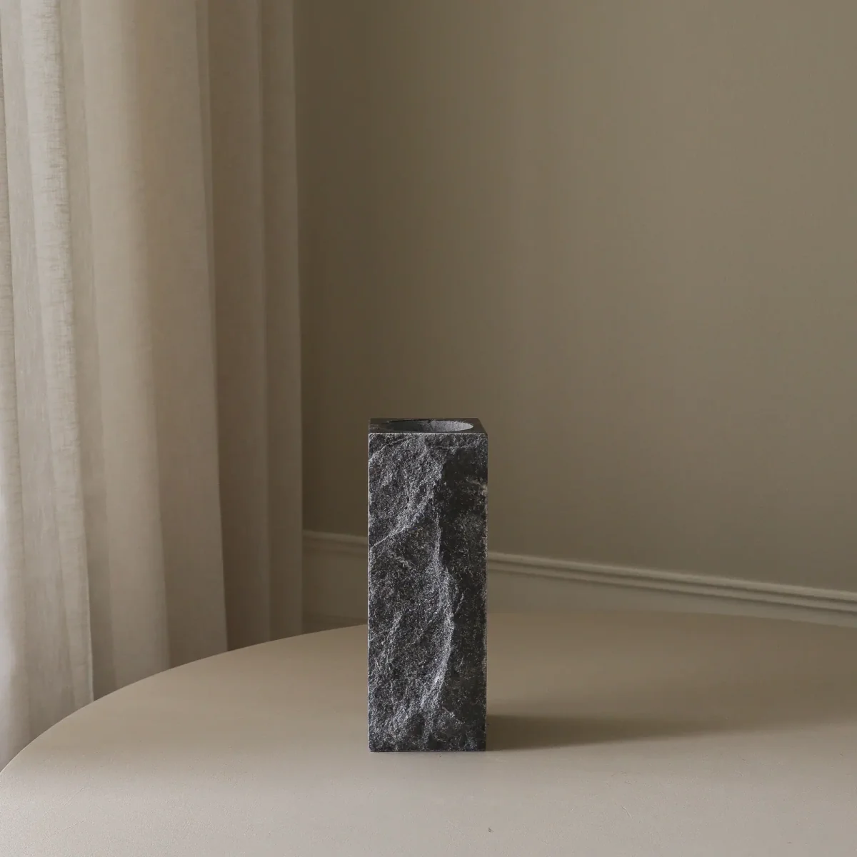 Botané Cartier Edge marble vase Medium 30 cm – image 3
