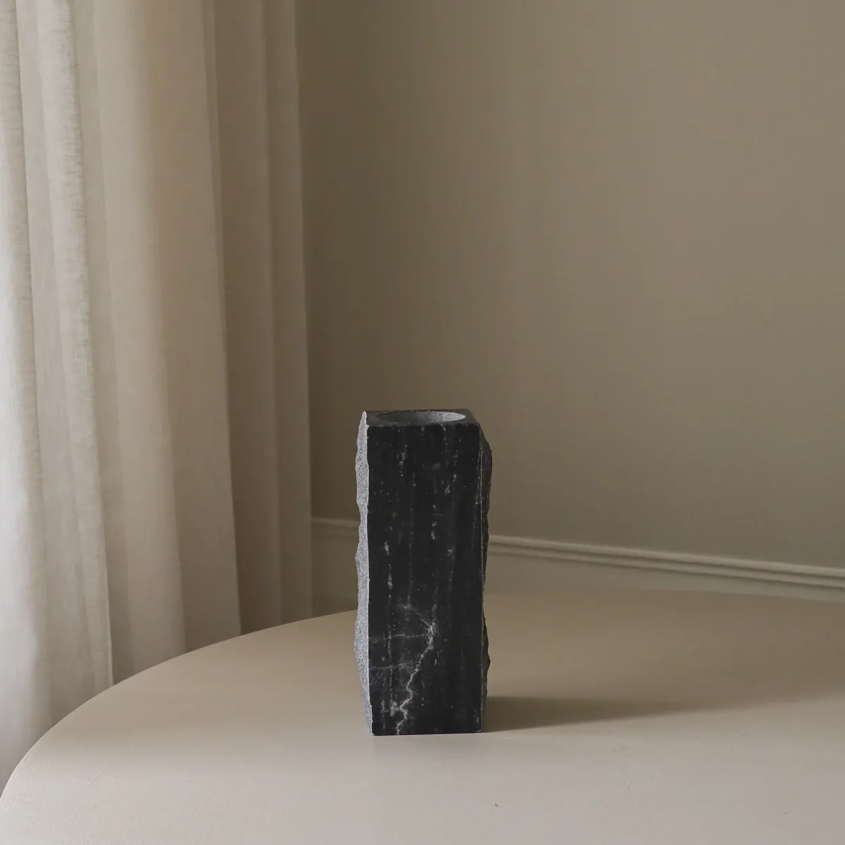Botané Cartier Edge marble vase Medium 30 cm – image 4