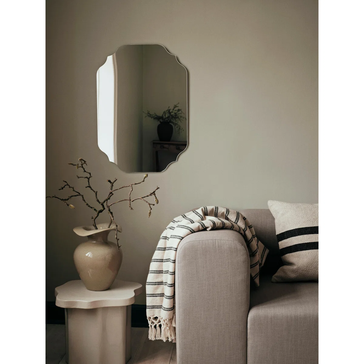 Broste Copenhagen Florentina vase M 32 cm Beige – image 2