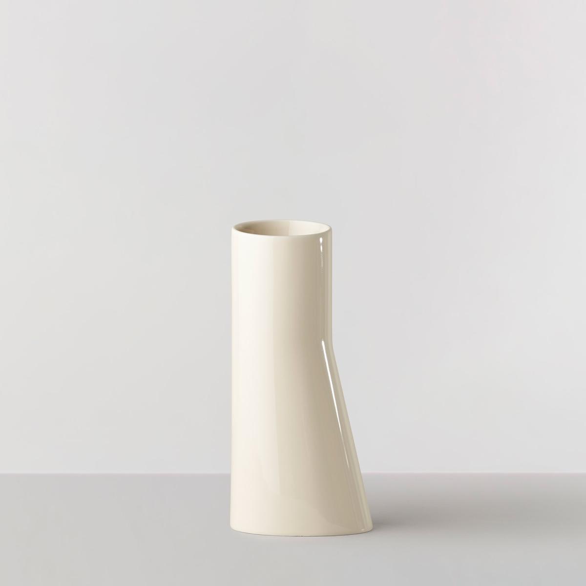 Oval vase no. 67 Vanilla – image 4