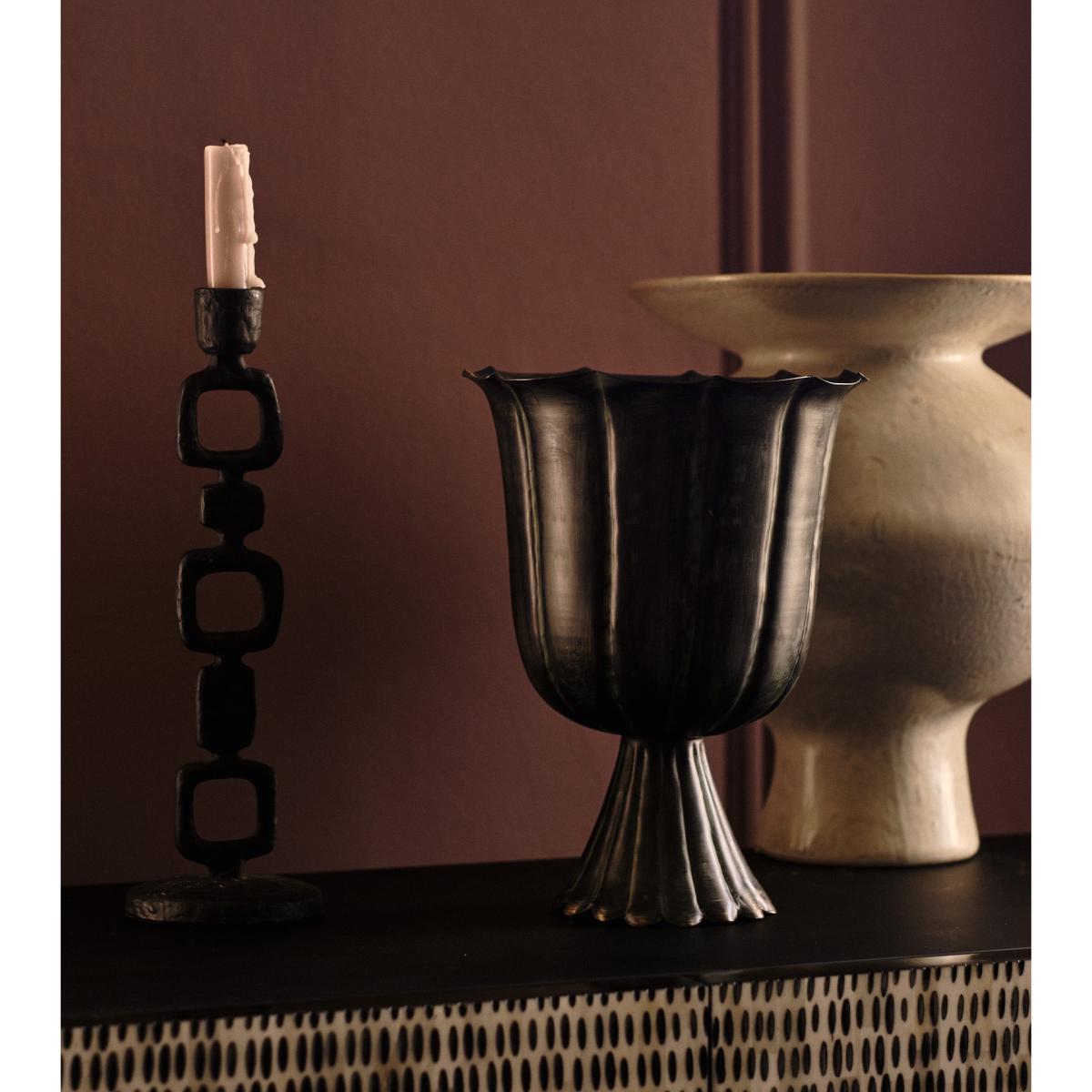 Datura Vase - Metallic Black – image 3