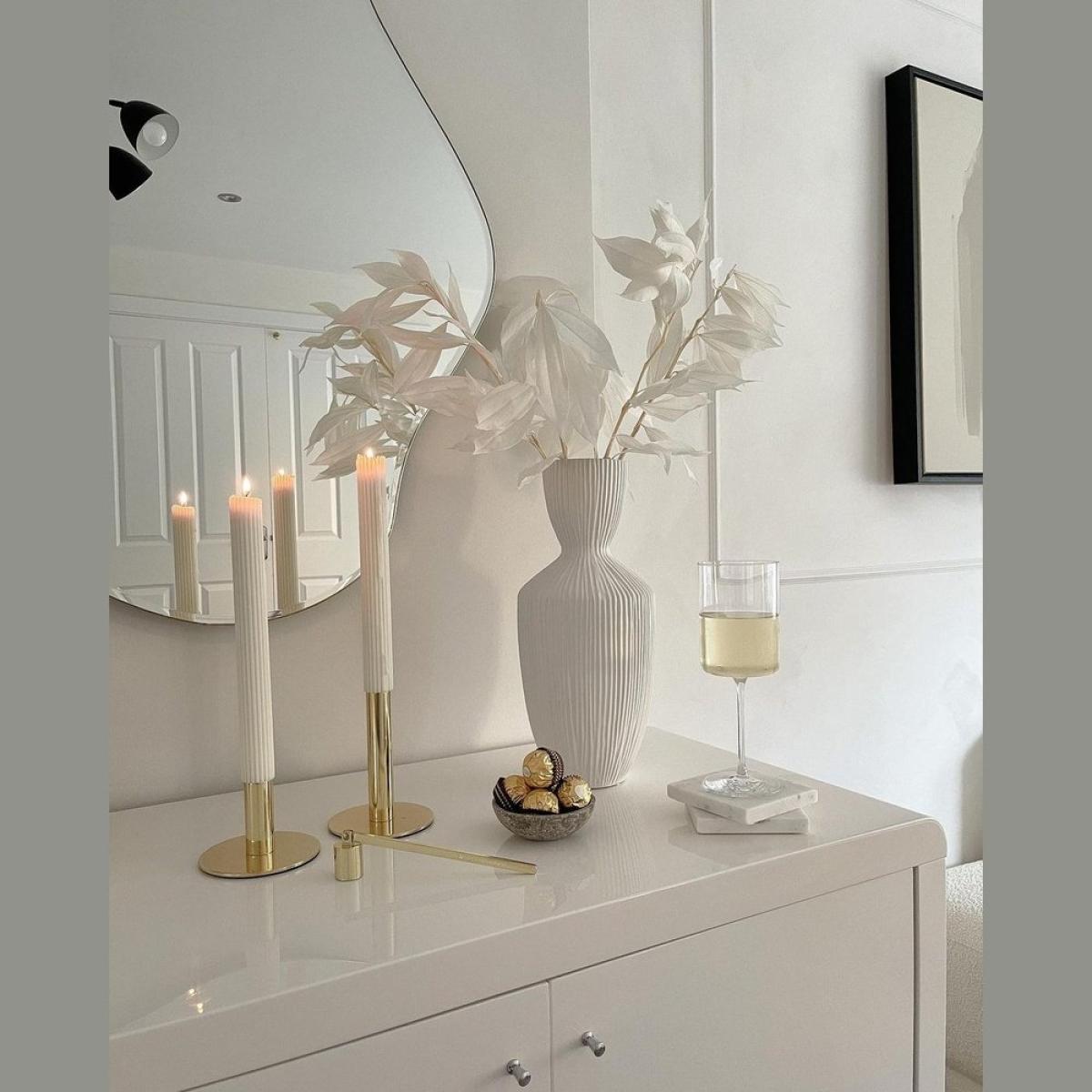 Gallery Interiors Hirano Vase | Outlet – image 6