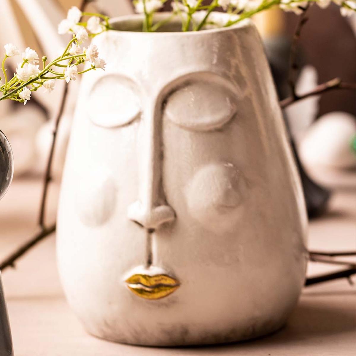 Olivia's Lippy Vase White and Gold – image 2
