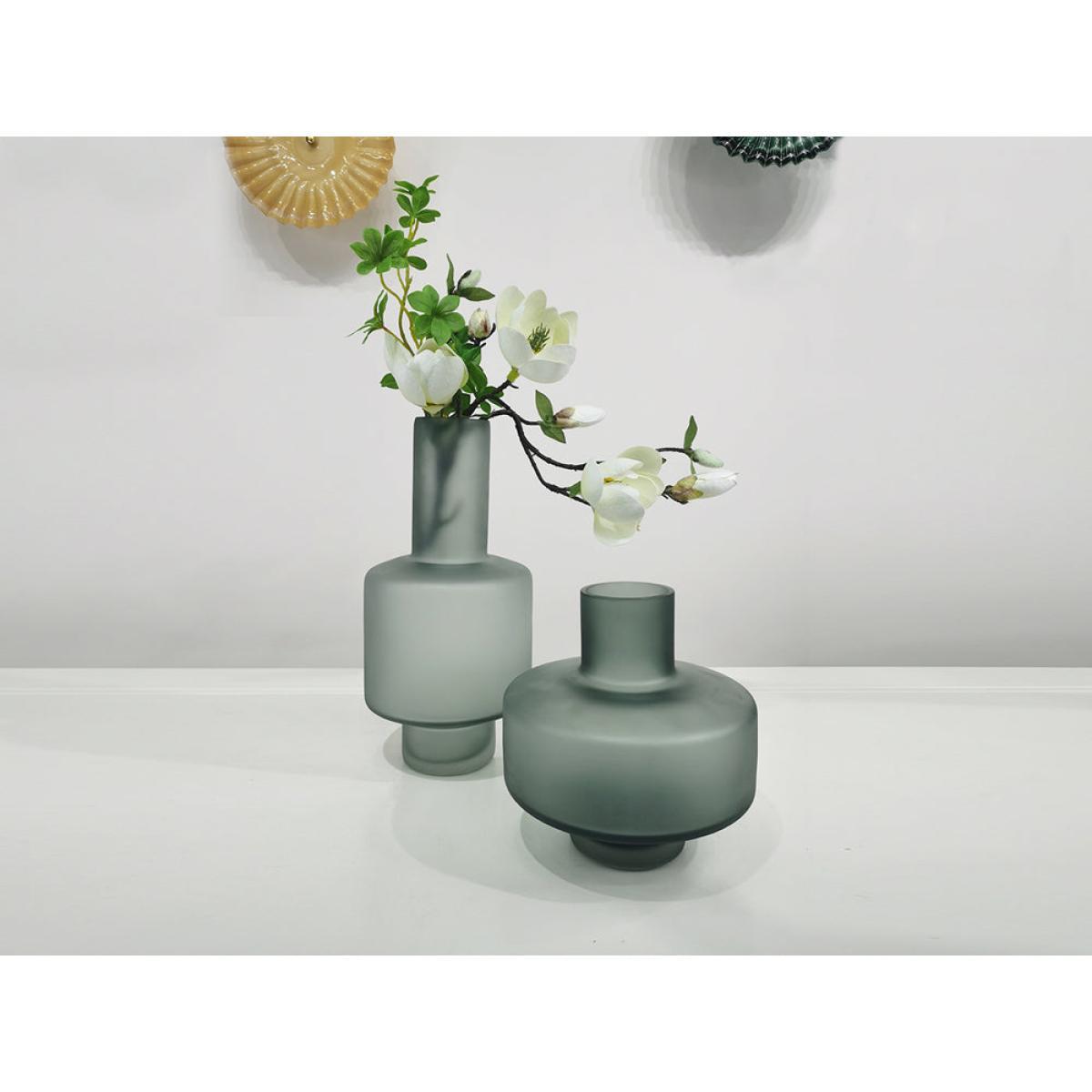 Liang & Eimil Lyon II Grey Vases – image 4