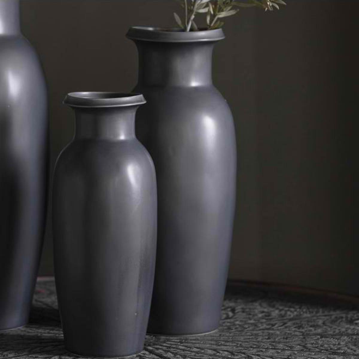 Gallery Interiors Sakida Vase / Black / Large – image 4