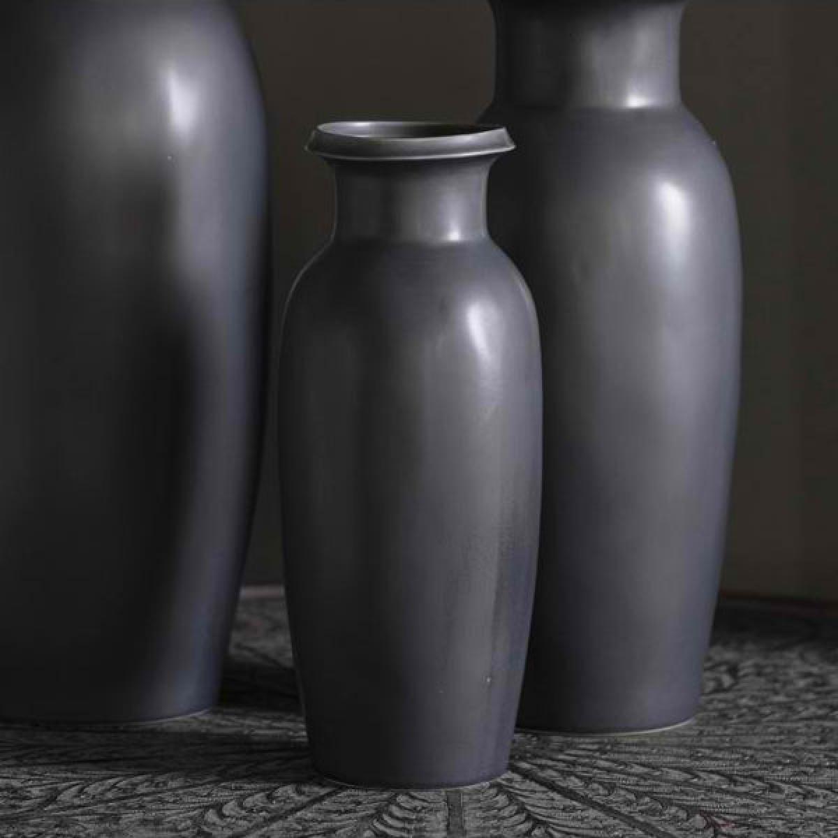 Gallery Interiors Sakida Vase / Black / Large – image 7