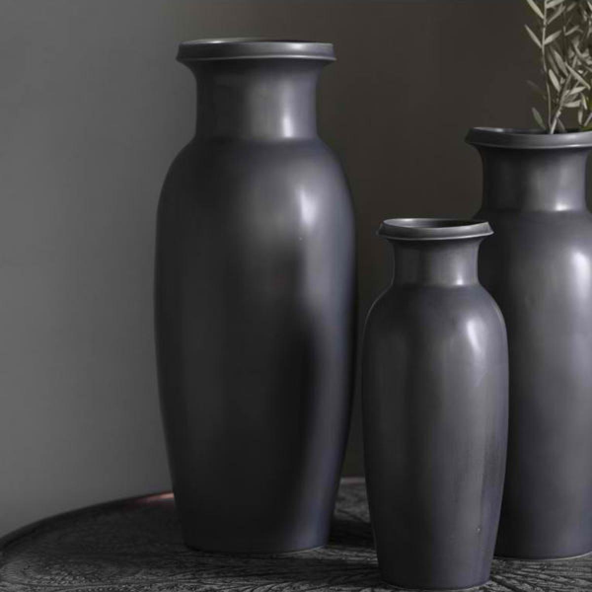 Gallery Interiors Sakida Vase / Black / Large – image 1