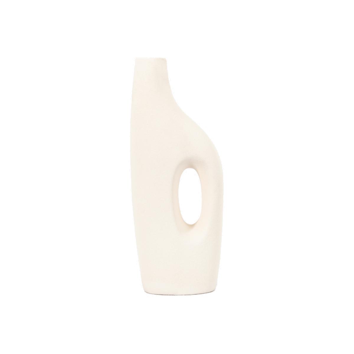 Oro Vase in Sand – image 1