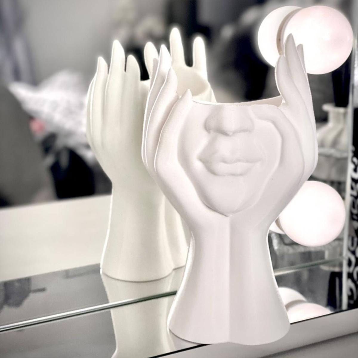 Face Vase - White – image 1