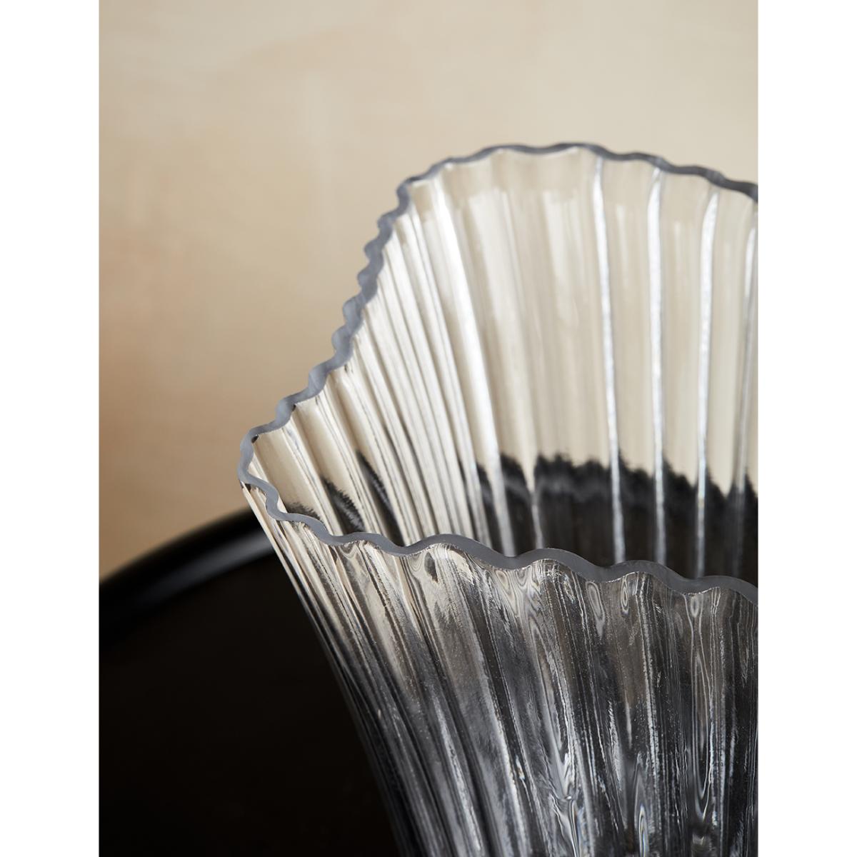 Wavy Glass Vase – image 3