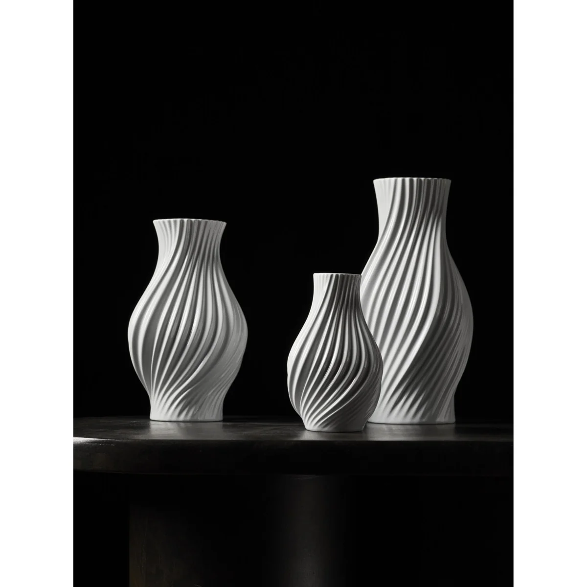 Porcelain Vase Twist, H 31 cm – image 2