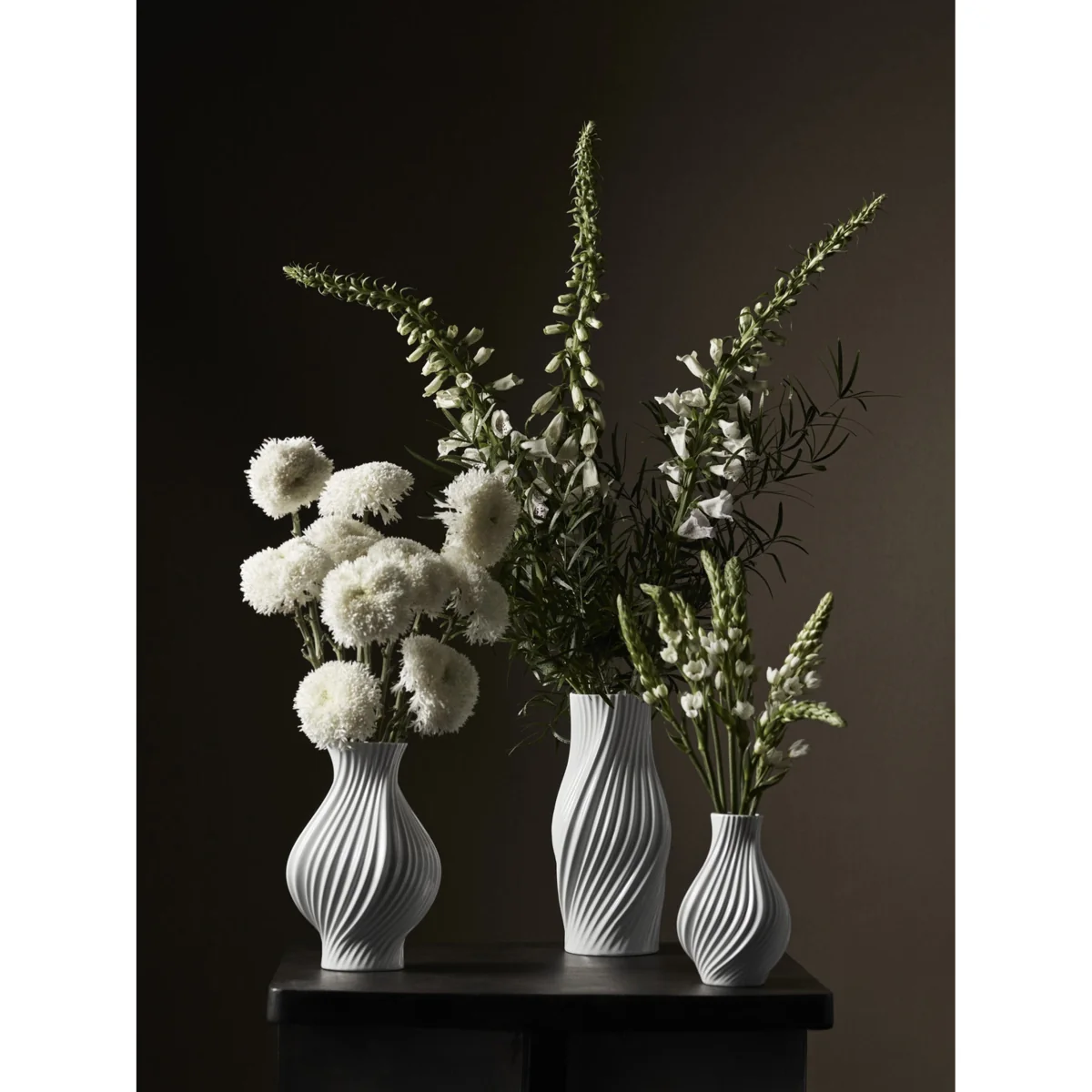 Porcelain Vase Twist, H 31 cm – image 5