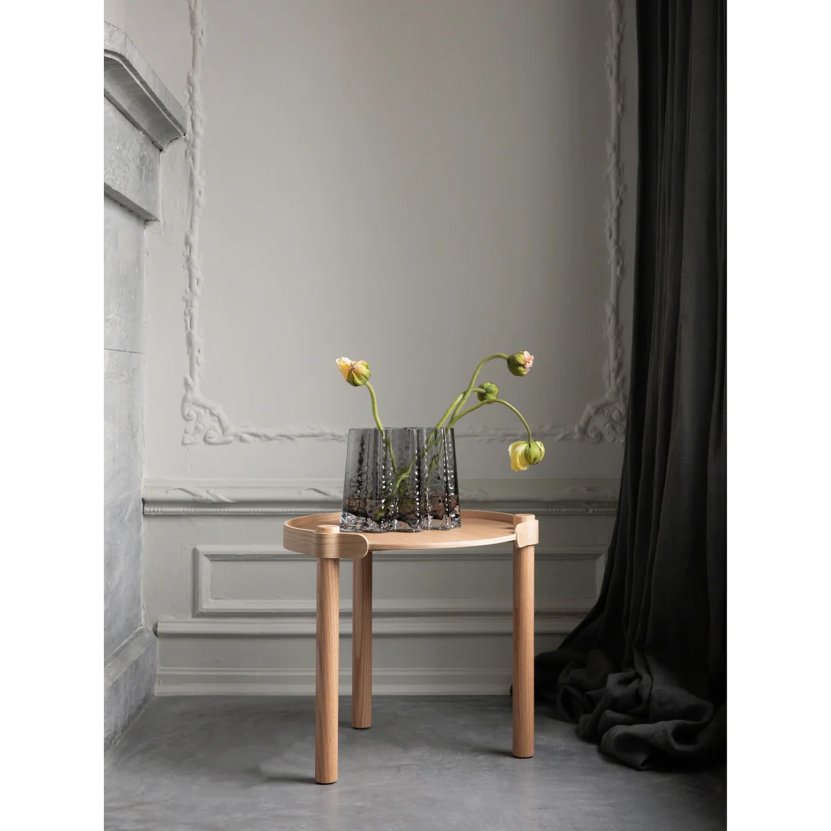 Mouth-Blown Vase Gry with Structured Surface, H 19 cm – image 2