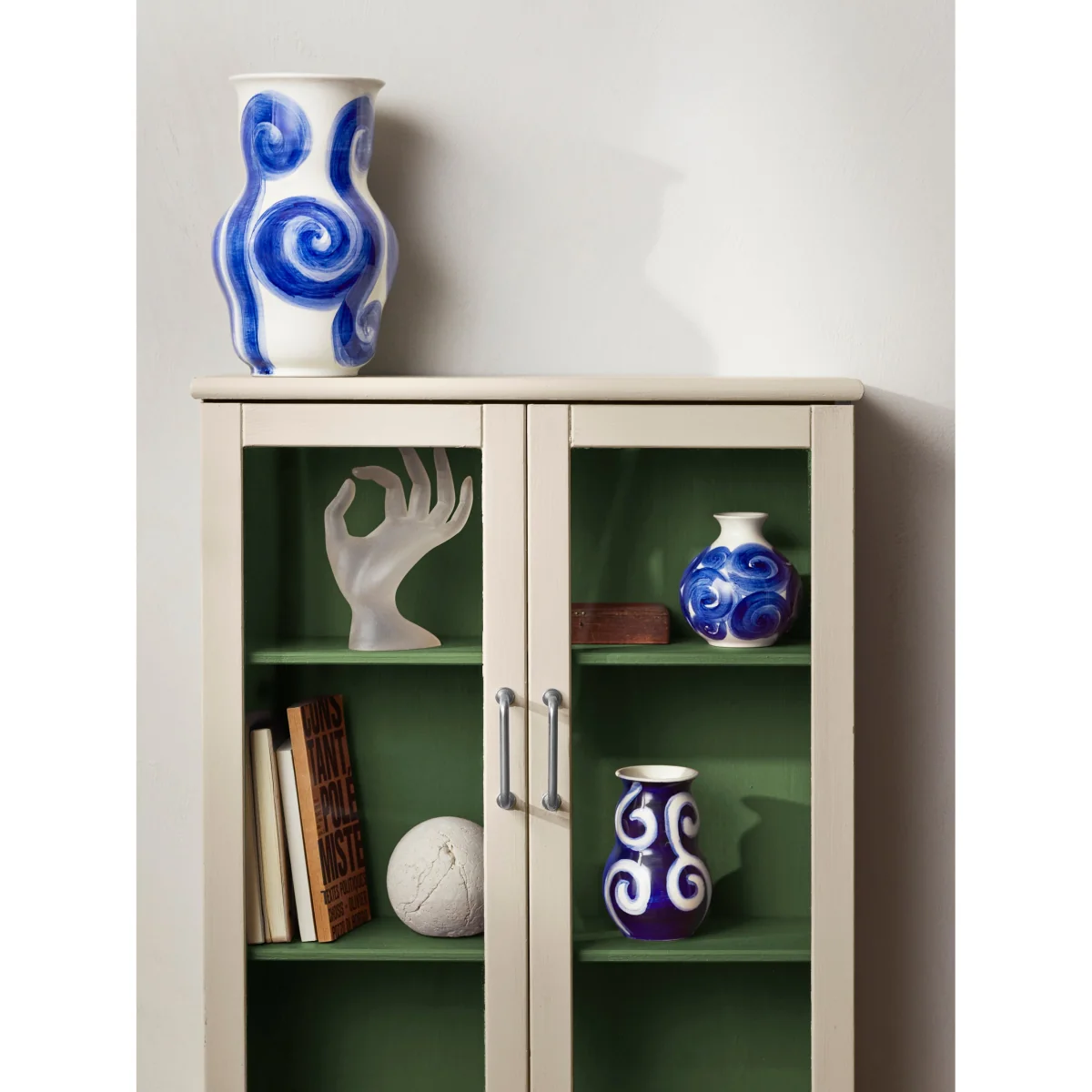 Hand-Painted Vase Tulle, H 23 cm – image 3