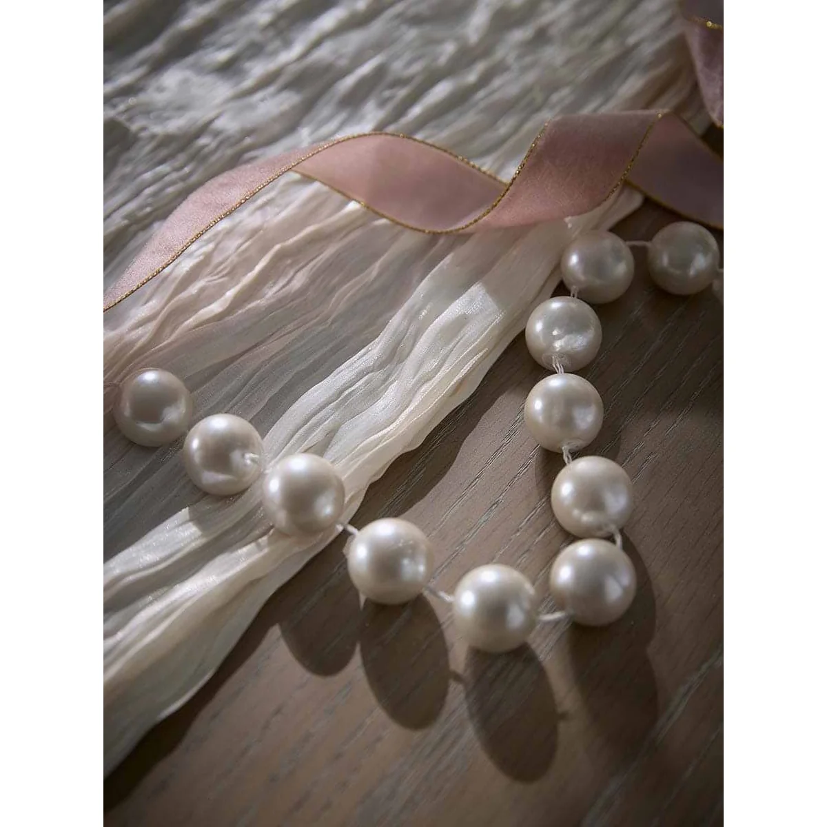 Crushed Satin Runner - 3m – image 3