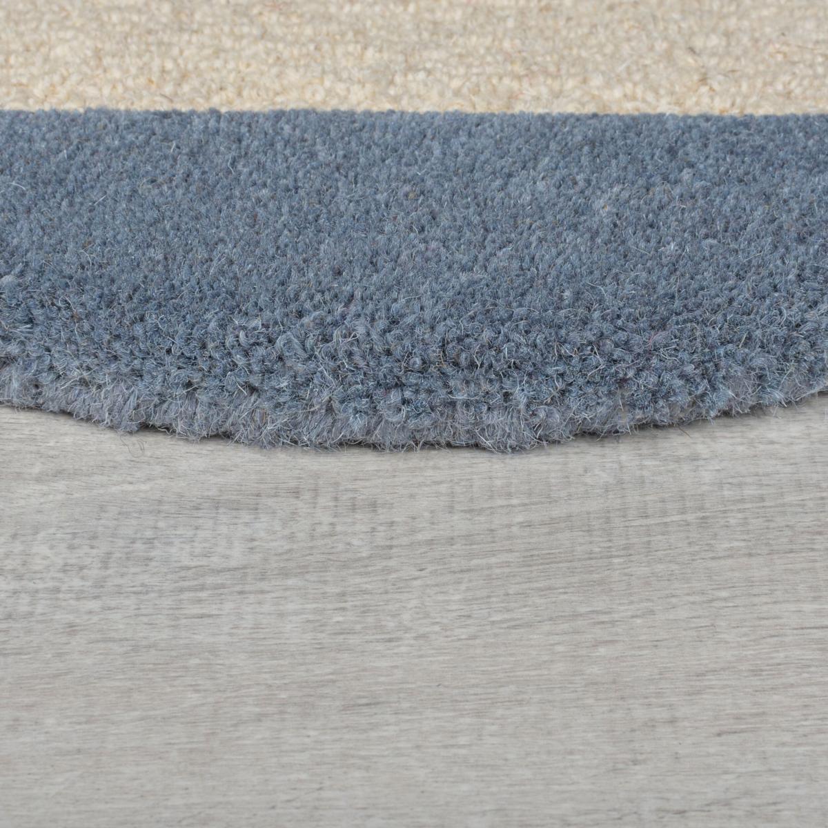 Bonnie Scallop Border Wool Runner – image 4