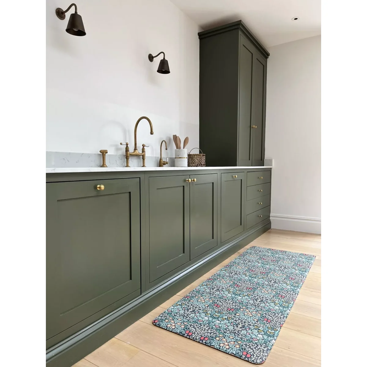 Totter + Tumble x Morris & Co Collection Play Runner Reversible Playmat, Blackthorn/Standen – image 3