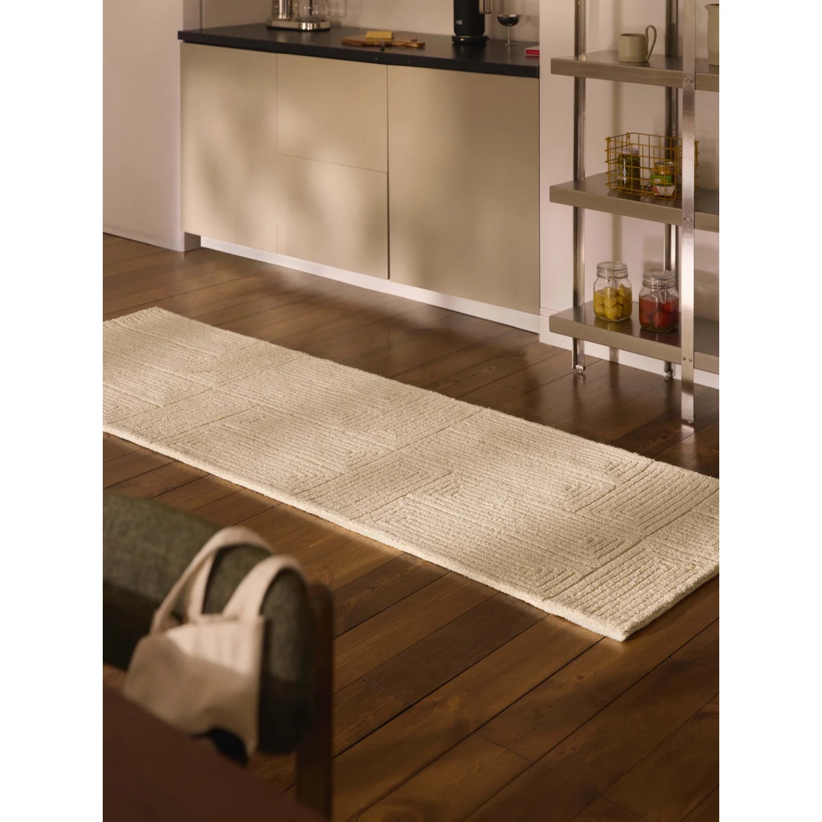 High-Low Wool Runner Alexia, Hand-Tufted – image 6