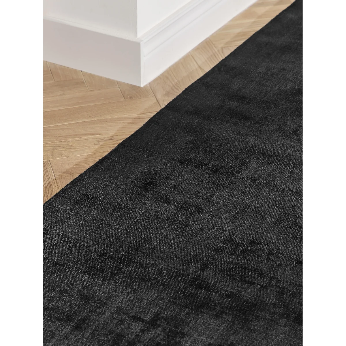 Hand-Woven Viscose Runner Jane – image 2
