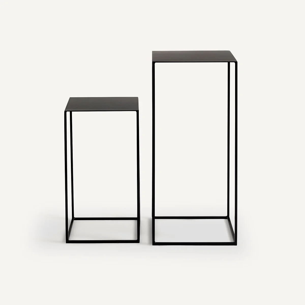 Romy Set of 2 Lacquered Metal Nesting Tables – image 3