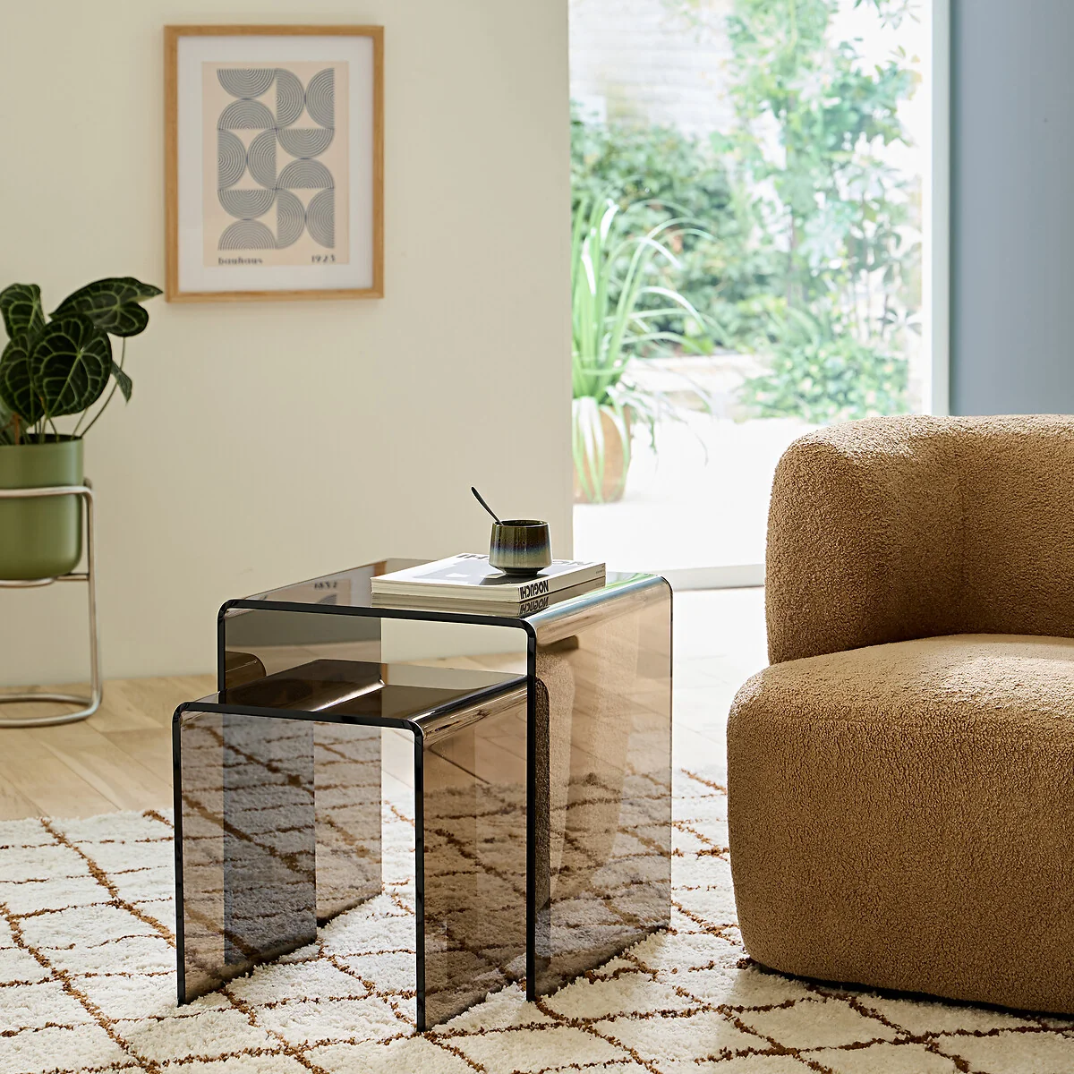 Set of 2 Joan Nesting Side Tables in Tempered Glass – image 2