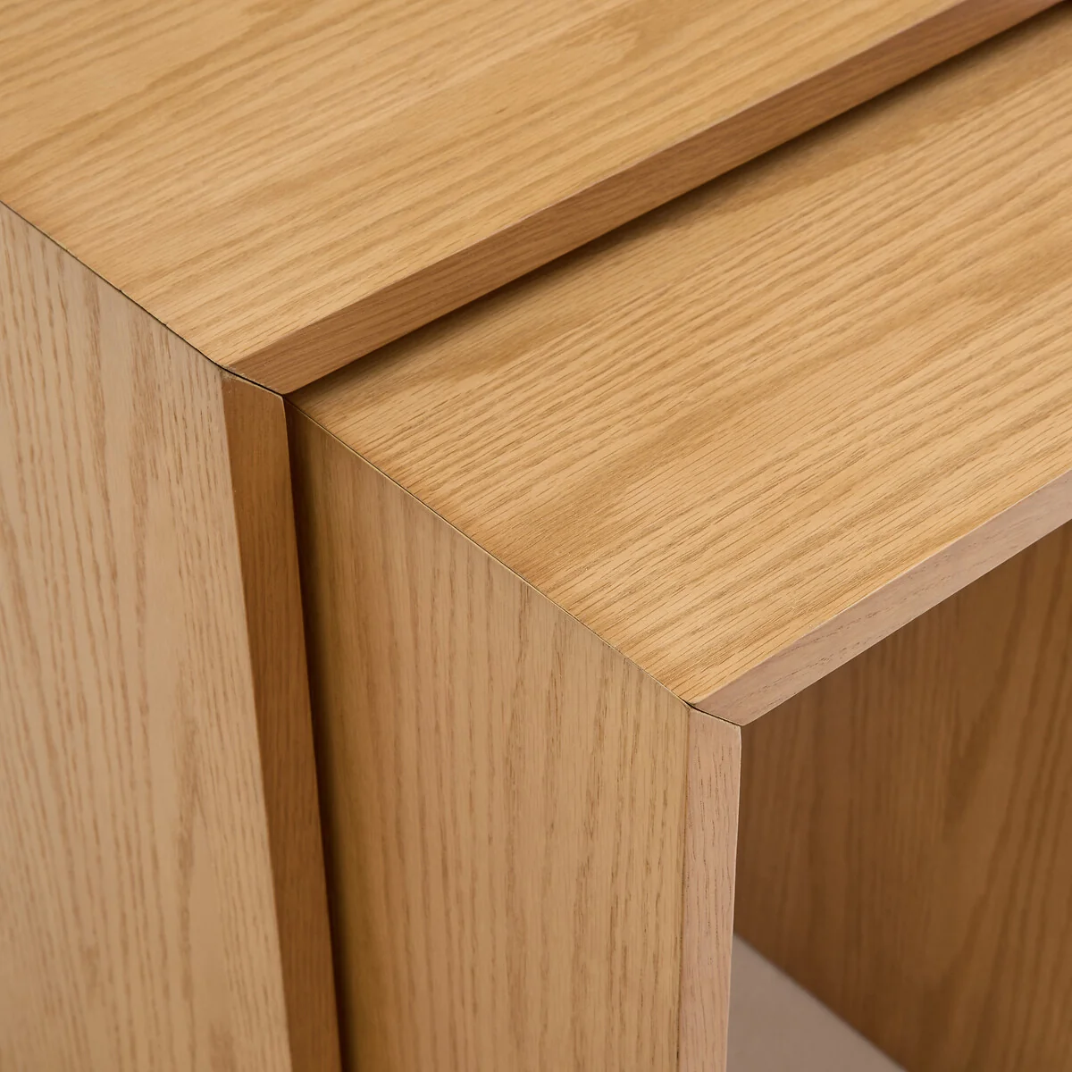 Set of 2 Mendo Oak Veneer Nesting Side Tables – image 3