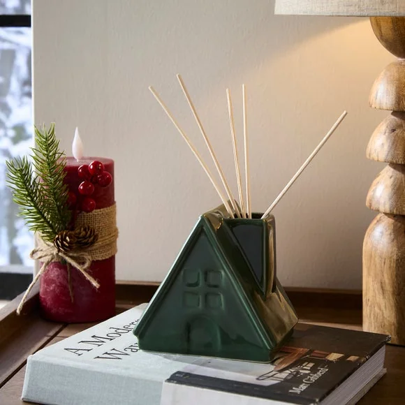 Winter Thyme Ceramic Hut Diffuser – image 1