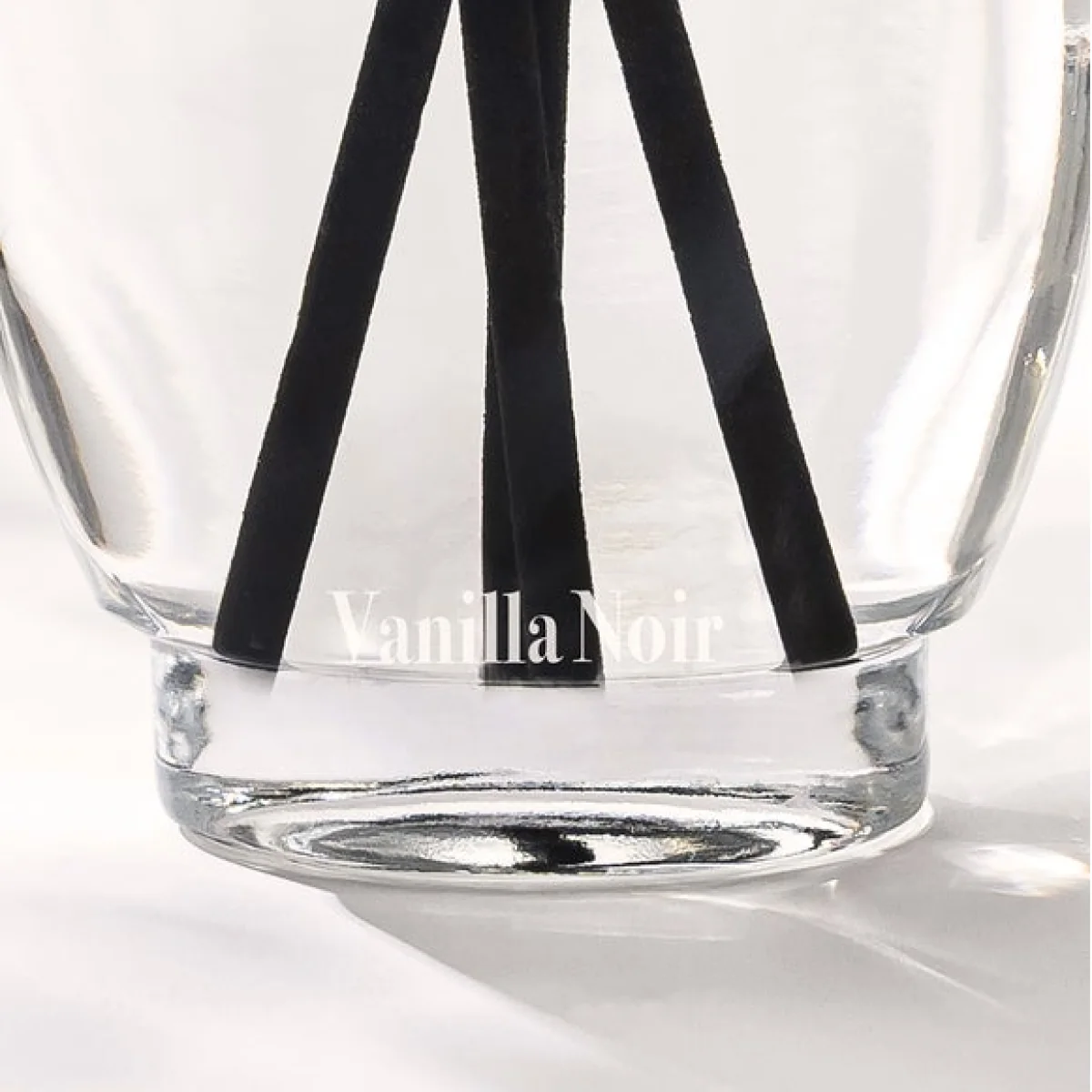 Moments Vanilla Noir Diffuser – image 2