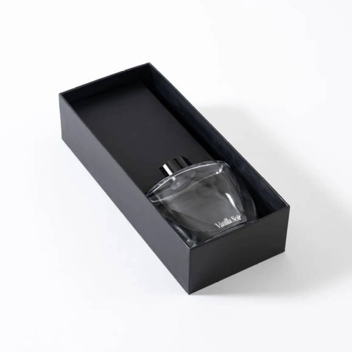 Moments Vanilla Noir Diffuser – image 5