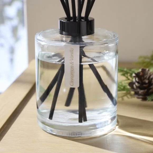 Christmas Joy Cinnamon & Vanilla Diffuser – image 2