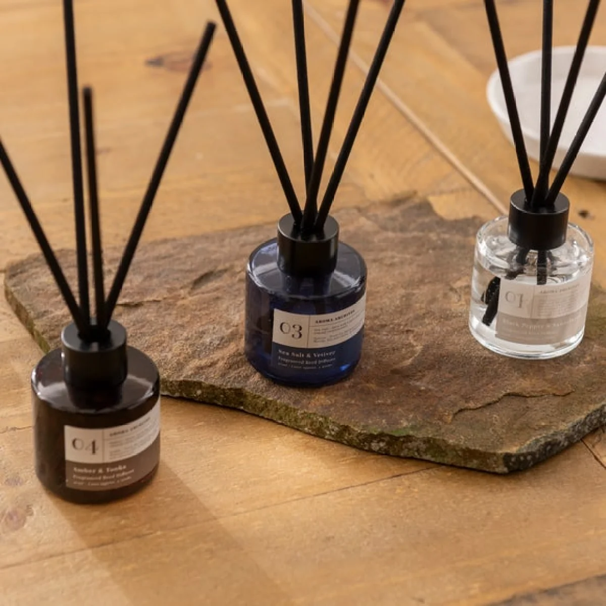 Set of 3 Black Pepper & Sandalwood, Amber & Tonka and Sea Salt & Vetiver Diffuser Gift Set Clear – image 3