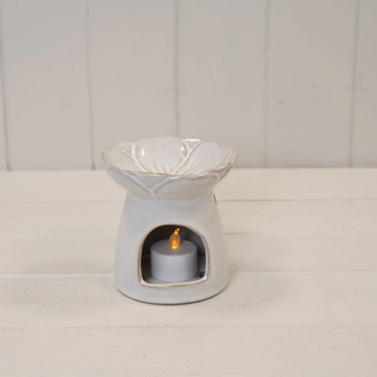 White Natural Ceramic Oil Burner with Flower Design - Natural – image 3