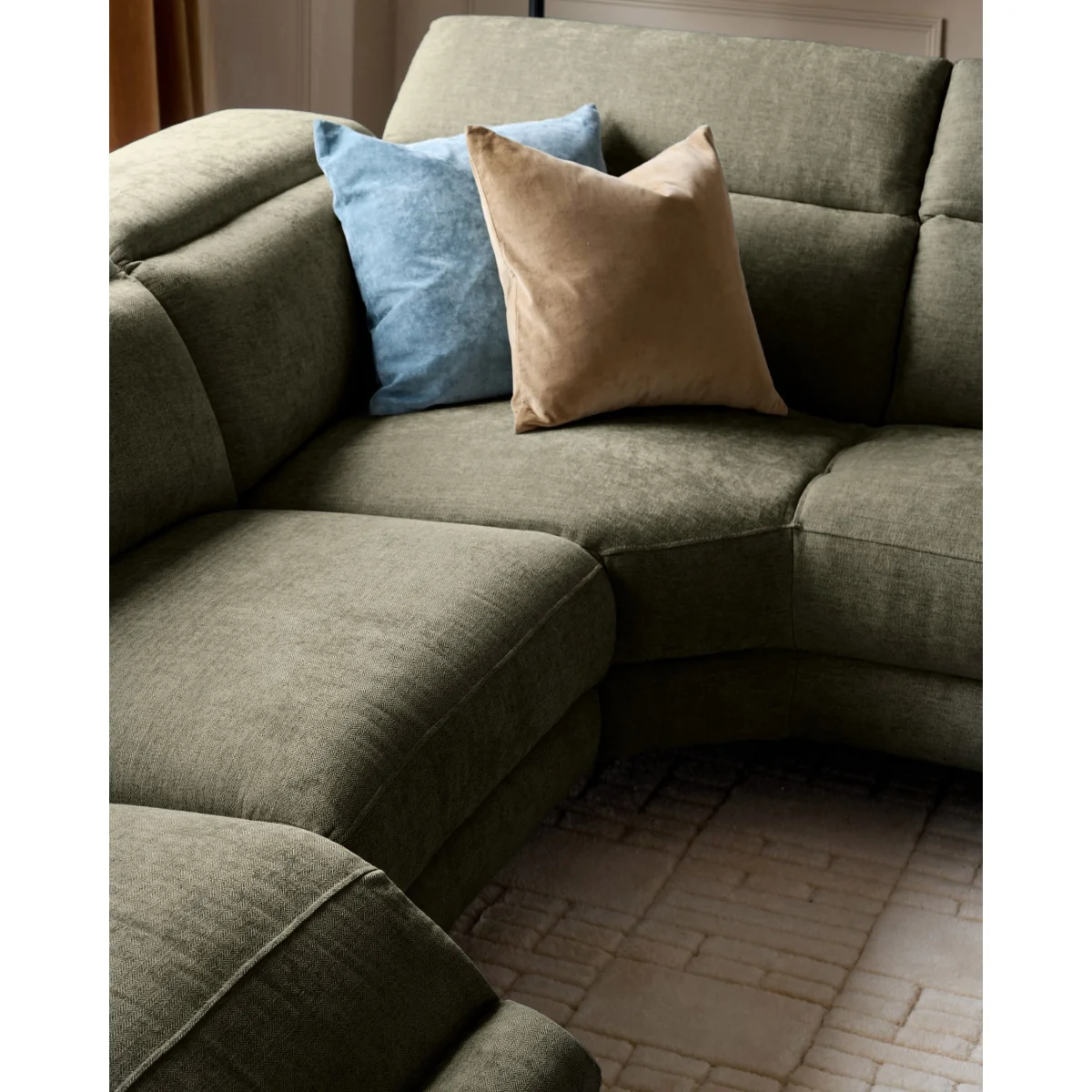 Serene dark green fabric large right hand corner chaise recliner sofa – image 4