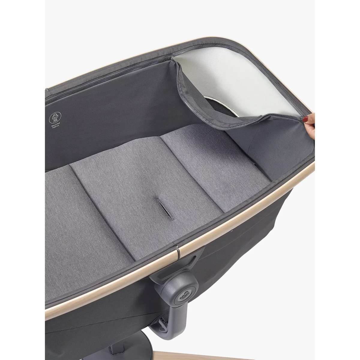Maxi-Cosi Alba All-in-1 Bassinet, Recliner and Highchair, Graphite – image 7
