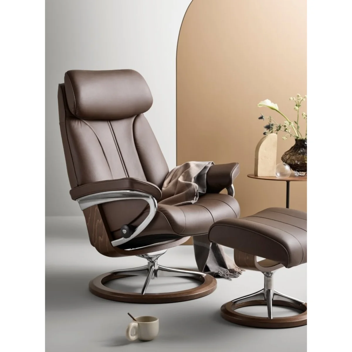 Stressless Paul Chair With Signature Base - Large - Fabric - With Footstool – image 8