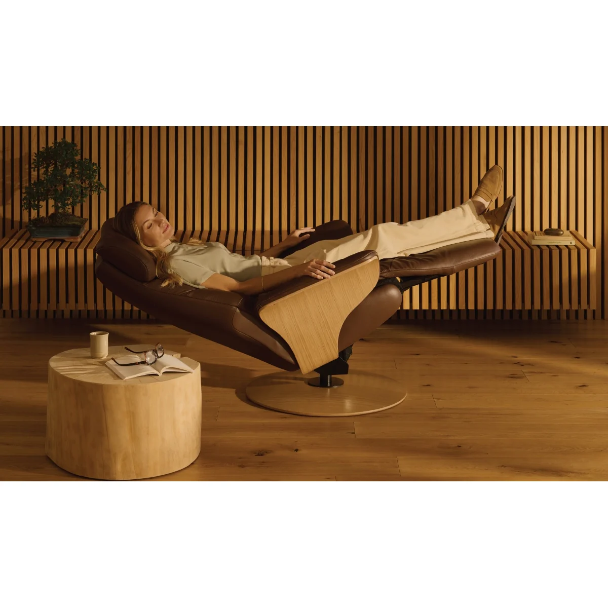 Stressless Adam Power Recliner Chair With Disc Base - Batick Leather – image 9