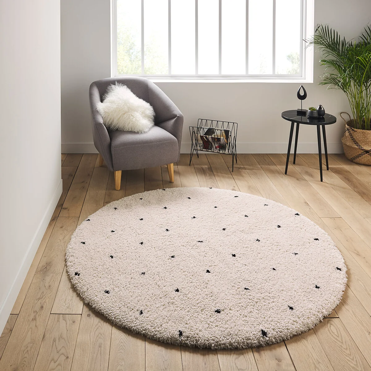 Ava Berber-Style Round Rug in Polka Dot – image 4