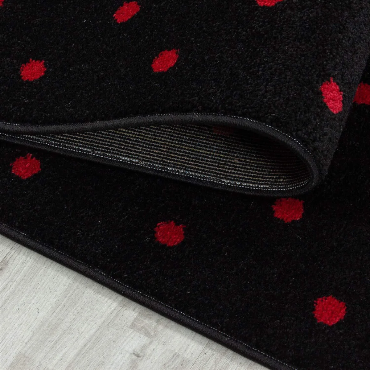 Nursery Hearts Rug - Red / 120cm – image 4